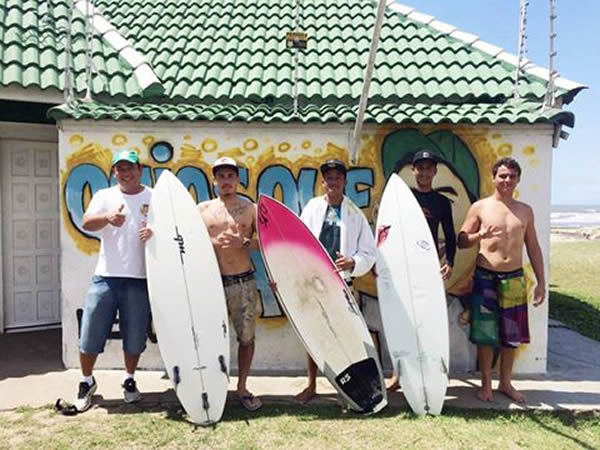 PERUÍBE RECEBE CAMPEONATO BRASILEIRO PRO JUNIOR DE SURF