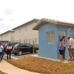 Prefeitura e Caixa entregam 304 moradias populares em Peruíbe