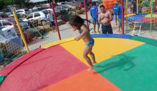 Espaço Kids promove brincadeiras e atividades para crianças na temporada de verão