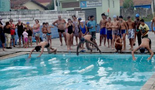 Festival de Natação garante disputas emocionantes na piscina municipal