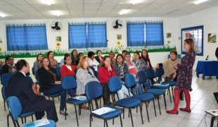 Prefeitura de Peruíbe promove capacitação para profissionais da assistência social