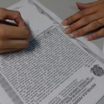 Prefeitura regulariza imóveis e viabiliza entrega de escritura para mais de 1.300 famílias