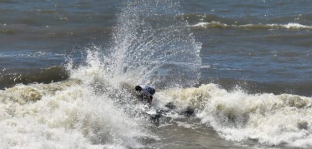 Campeonato de surf teve decisão em Peruíbe