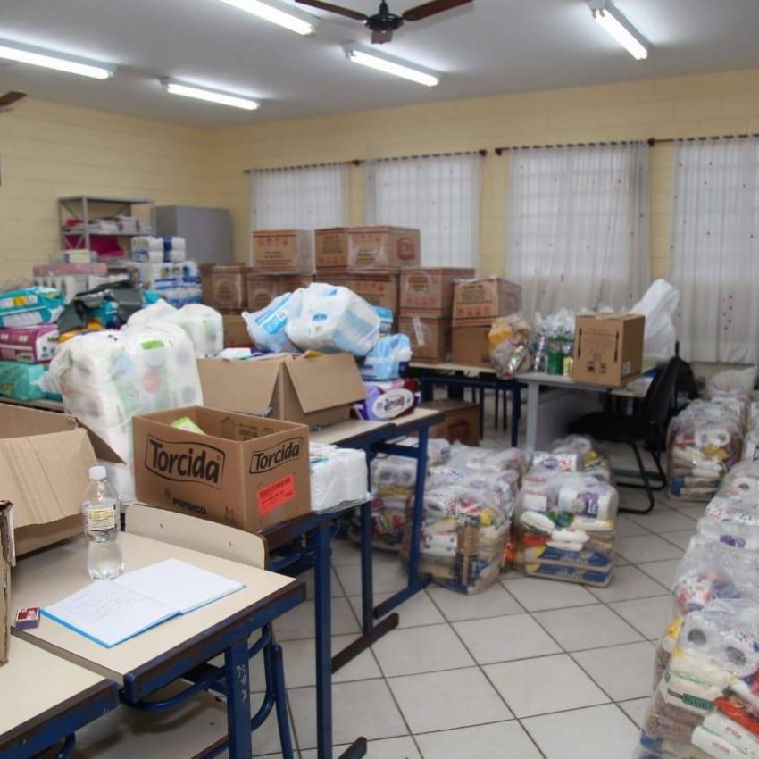 MANTIMENTOS SÃO ARRECADADOS AOS DESABRIGADOS