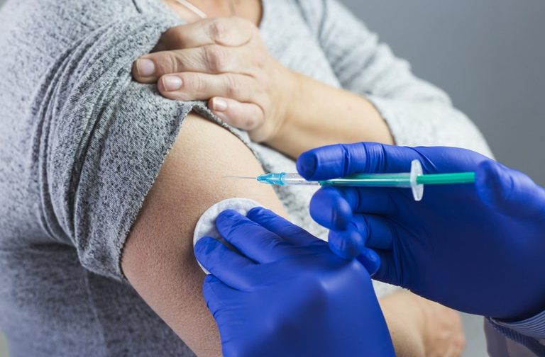 DRIVE-THRU DE VACINAÇÃO CONTRA O VÍRUS INFLUENZA ACONTECE NESTA QUINTA-FEIRA (13)