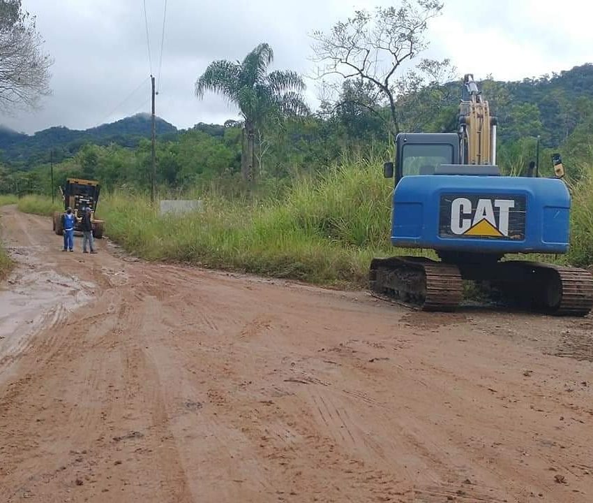 PREFEITURA REALIZA MANUTENÇÃO PELA CIDADE