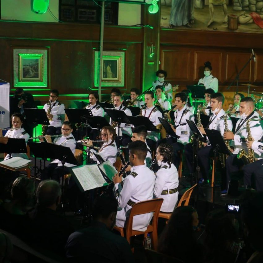 BANDA MUNICIPAL DE PERUÍBE COMPLETA 60 ANOS COM CONCERTO ESPECIAL
