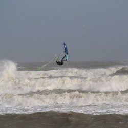 CAMPEONATO DE SURF ACONTECE NESTE FINAL DE SEMANA; CONFIRA HORÁRIO E LOCAL