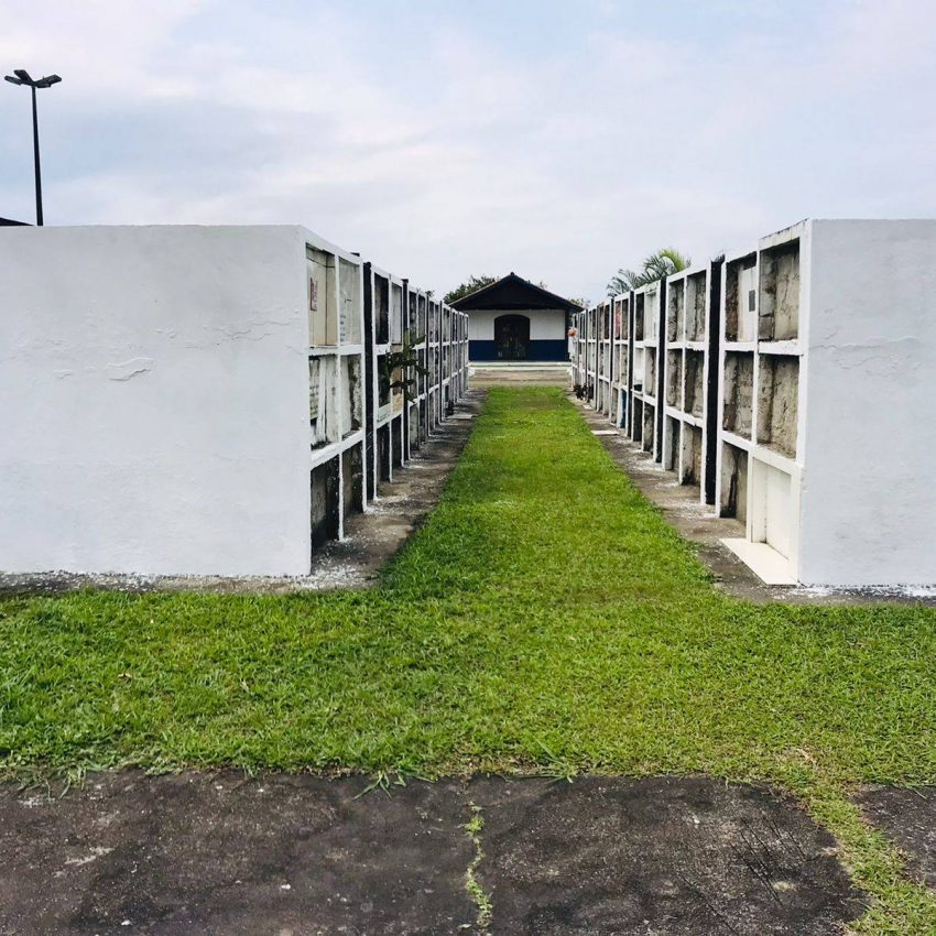 SECRETARIA DE OBRAS REALIZA PINTURA NO CEMITÉRIO SANTA ISABEL