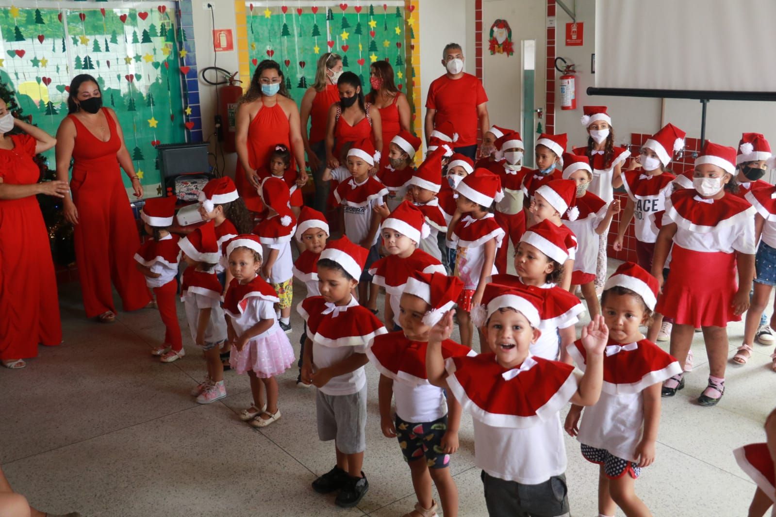 EMEI SERRA DO MAR REALIZA PROGRAMAÇÃO ESPECIAL DE NATAL