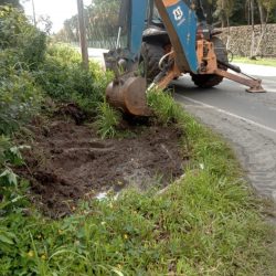 BAIRROS SEGUEM RECEBENDO SERVIÇOS DE MANUTENÇÕES