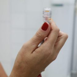 PREFEITURA REALIZA DOMINGÃO DA VACINAÇÃO CONTRA COVID-19