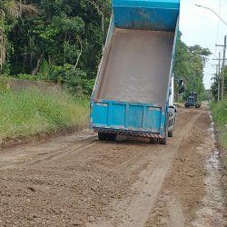 SECRETARIA DE OBRAS REALIZA MANUTENÇÃO NO BAIRRO DO GUARAÚ