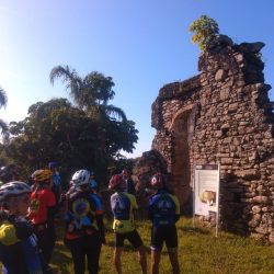 GRUPO DE CICLISTAS RETOMAM ATIVIDADES NAS RUÍNAS DO ABAREBEBÊ