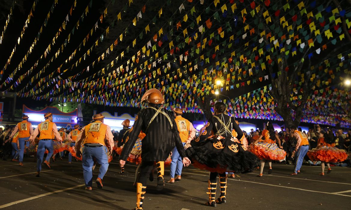 PREFEITURA REALIZA CONCURSO DE QUADRILHAS JUNINAS; CONFIRA REGULAMENTO