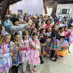 PRAÇA FLÓRIDA RECEBEU CONCURSO DE QUADRILHAS JUNINAS NO ÚLTIMO FINAL DE SEMANA