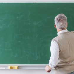 PROFISSIONAIS DA EDUCAÇÃO RECEBERÃO AUMENTO SALARIAL