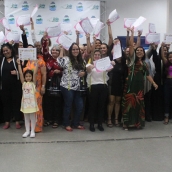 ALUNOS DE CORTE E COSTURA DA ETEC RECEBEM CERTIFICADOS DO CURSO
