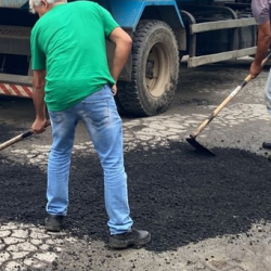 SERVIÇO DE RECUPERAÇÃO DE VIA É REALIZADO EM PERUÍBE