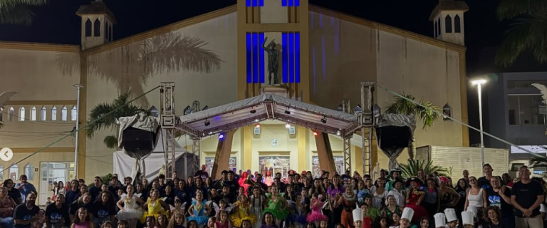 MOSTRA ARTÍSTICA TRANSFORMA A PRAÇA DA MATRIZ