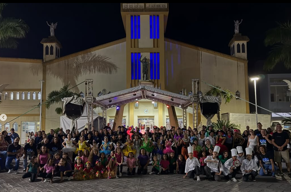 MOSTRA ARTÍSTICA TRANSFORMA A PRAÇA DA MATRIZ