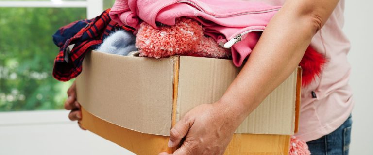 GUARDA-ROUPA SOLIDÁRIO AMPLIA ATENDIMENTO NA CIDADE