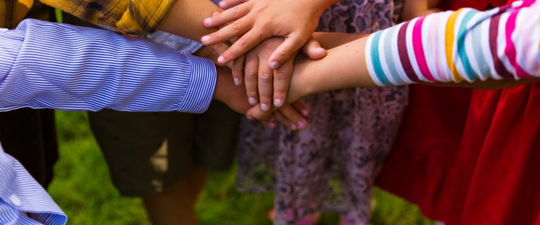 ESCOLA SOLIDÁRIA REÚNE SERVIÇOS E SOLIDARIEDADE EM PERUÍBE