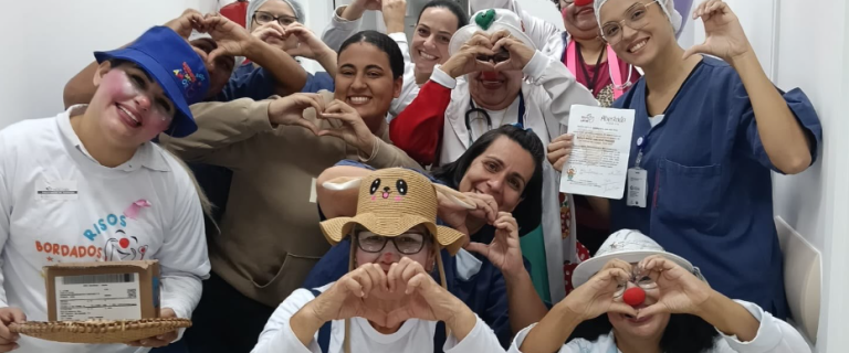 ONG LEVA ALEGRIA E SORRISOS AO HOSPITAL DE PERUÍBE